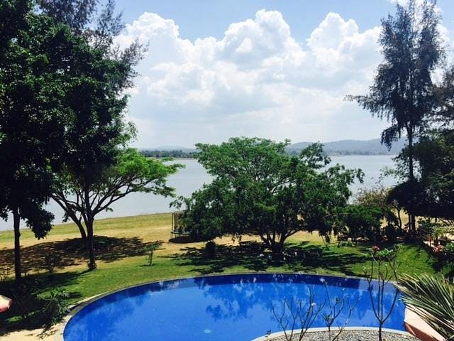 Waterwoods Lodge Kabini Pool: Pictures ...