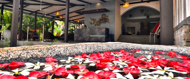 Large lawn at Windflower Resort, ideal for corporate events and gatherings.