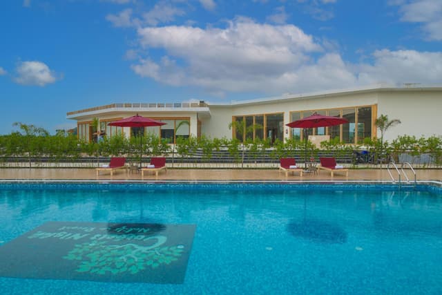 Lawn (Along Swimming Pool)