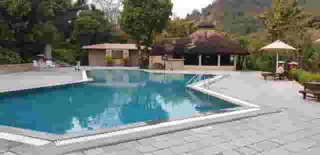 Lawn (Along Swimming Pool)