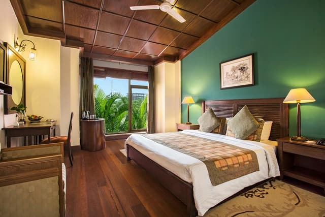 The Riverview Retreat, Corbett