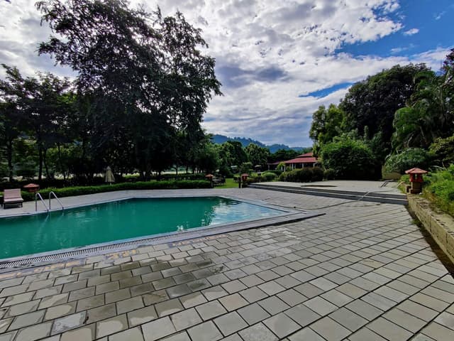 The Riverview Retreat, Corbett