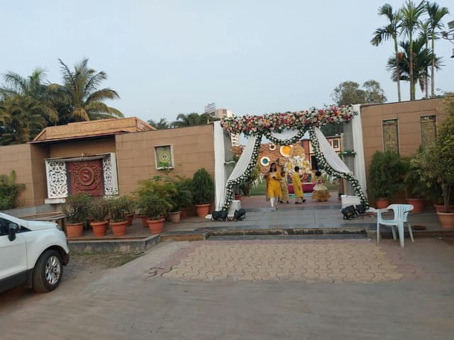 Shreeji Banquet Hall & Lawns