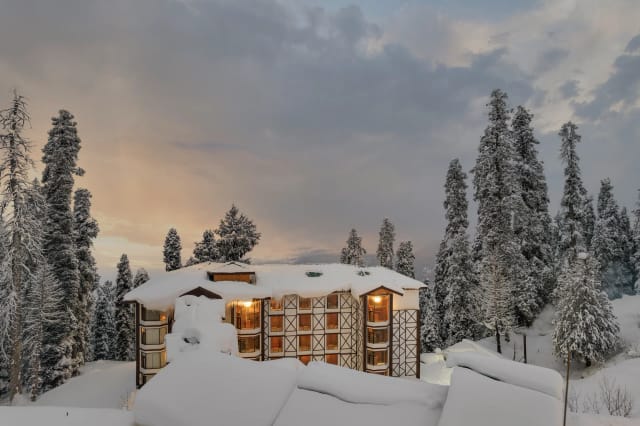 Cozy winter resort Mezbaan in Royal Castle, ideal for corporate retreats and team-building.
