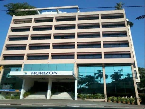 Modern conference hall in Hotel Horizon, ideal for corporate events and meetings.
