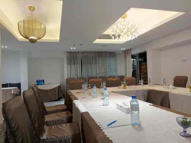 Royal Suite meeting room at Hotel Bengal Blueberry, ideal for professional events.