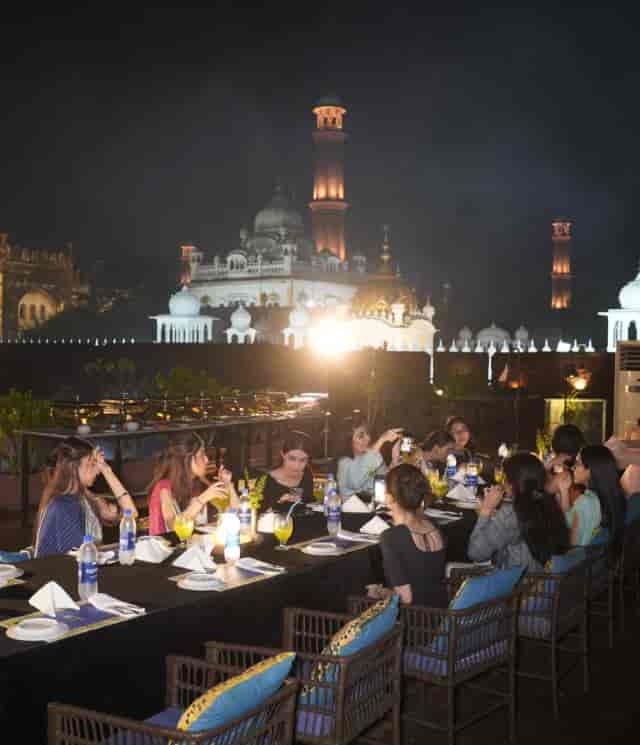 Buffet restaurant rooftop dining at Lahore Fort, ideal for corporate events and gatherings.