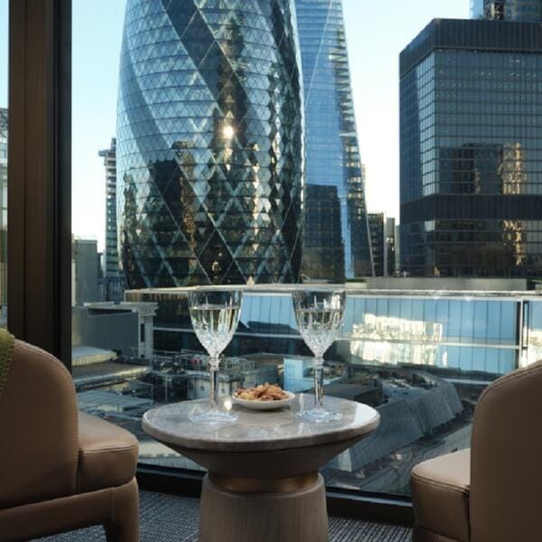 Sophisticated bar in Pan Pacific London for elegant cocktail receptions and corporate events.