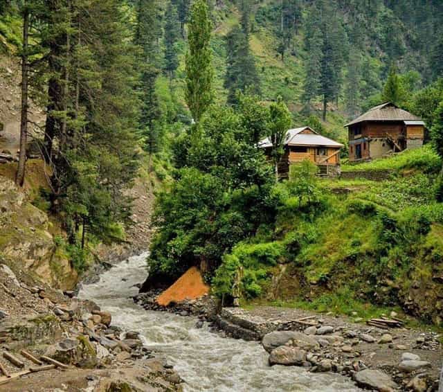 Gurdwaras Dera Sahib: serene retreat for corporate events and celebrations by the river.