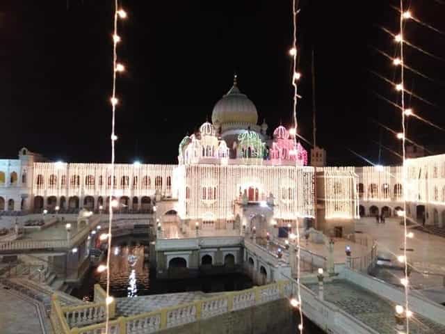 Gurdwaras Dera Sahib at night, a stunning venue for weddings and corporate events.