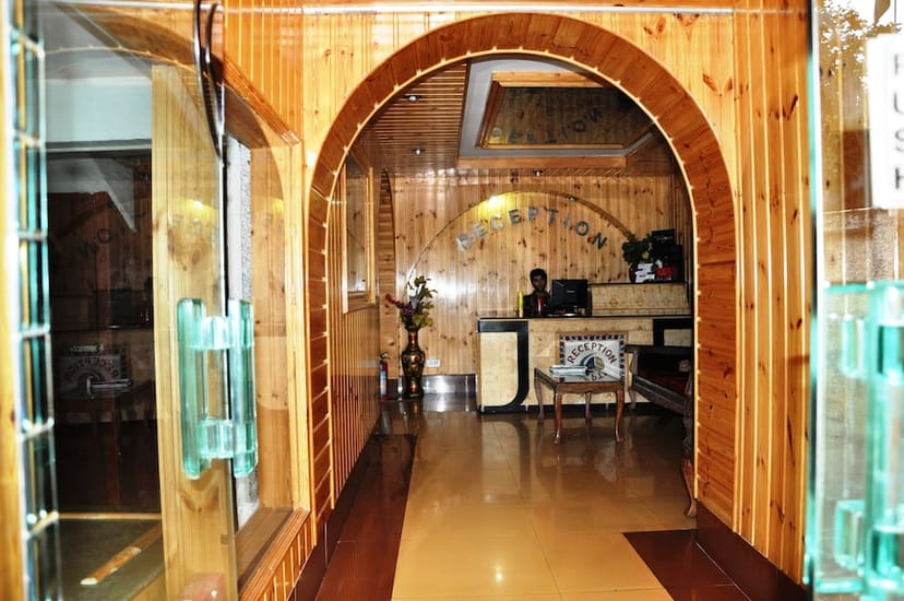 Welcoming reception at Hotel SADAF vegetarian restaurant, perfect for events and meetings.