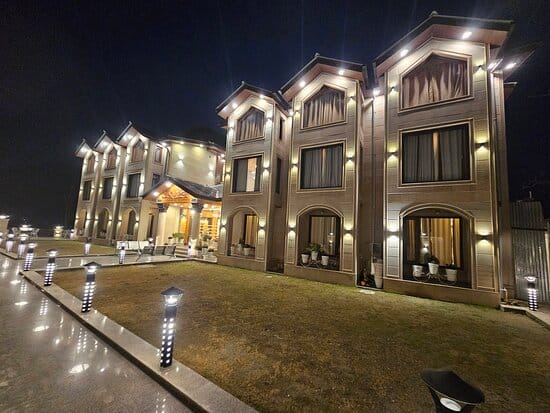 Main Restaurant at Hillside Resort: modern architecture, ideal for elegant evening events.