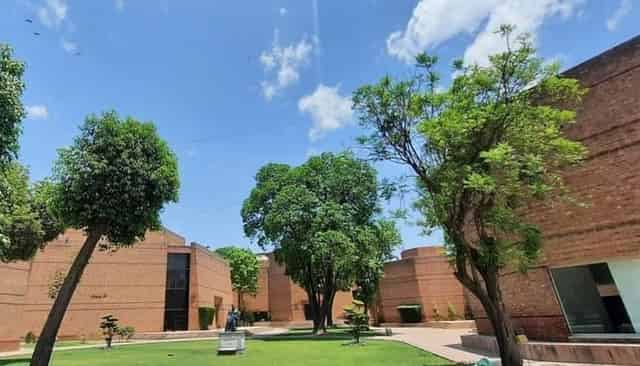 Performing arts theater