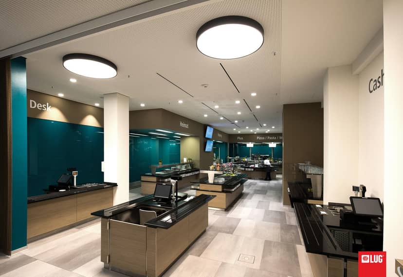 Fine dining reception at Frankfurt School, featuring modern layout and event support.