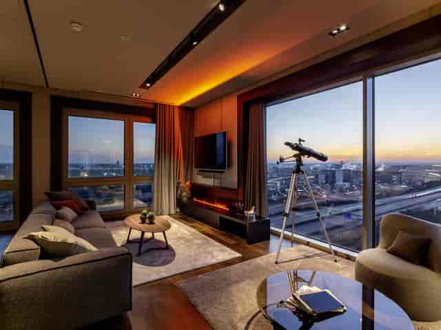 Luxurious SkyLoft meeting space at Sheraton Frankfurt, ideal for presentations and networking.