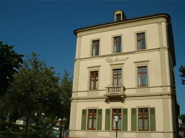 Elegant historic venue, Der Gewölbekeller at Hotel Villa Marstall, ideal for events.