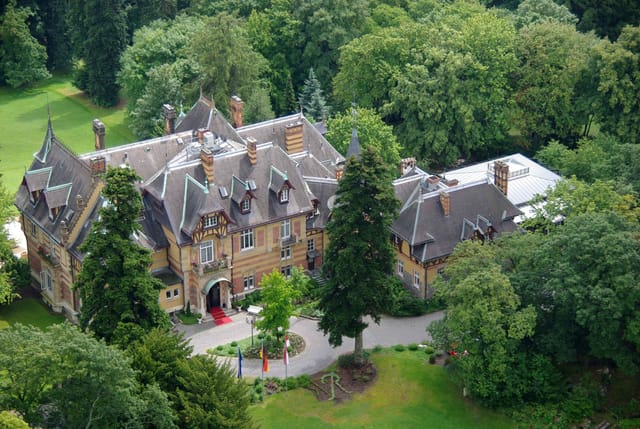 Villa Rothschild Autograph Collection