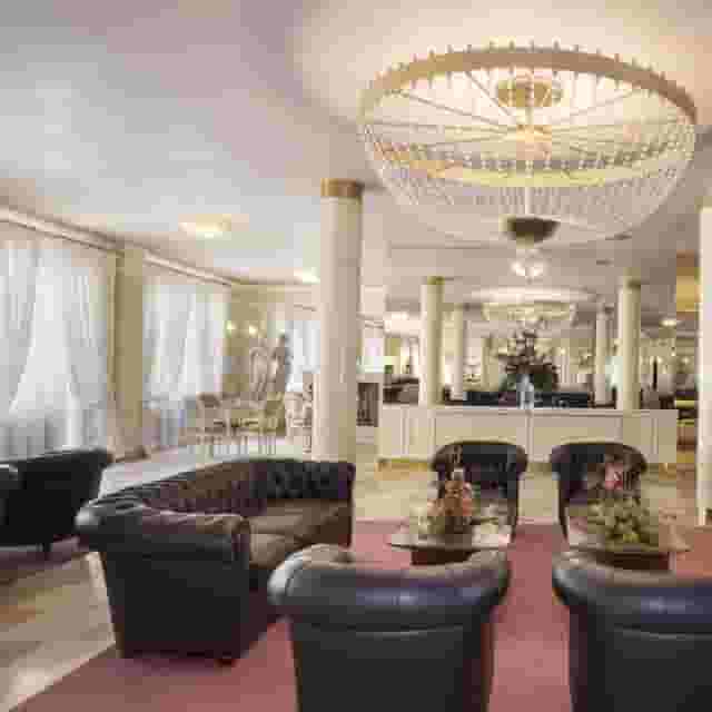 Sala Columns