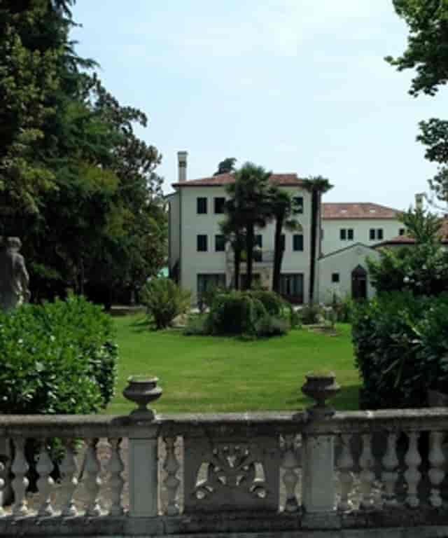 Sala Bellavista venue at Villa Pace Park Hotel, ideal for meetings and outdoor events.