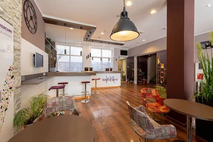 Modern lobby at Le Méridien Frankfurt, ideal for events and meetings.