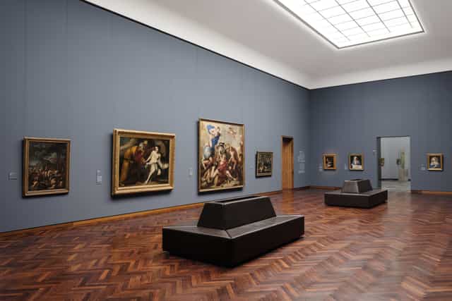 Elegant art gallery in Städel Museum, ideal for exclusive events and receptions.