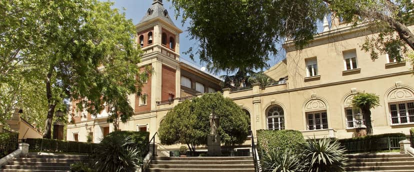 Elegant Basilica in Patrimonio Nacional, ideal for receptions and gatherings.