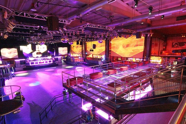 Main Room at Fabrik Club: spacious dance floor, ideal for corporate events and vibrant parties.