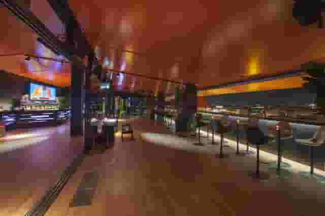 Skynight Lounge