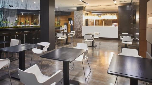 Cafe/Bar
