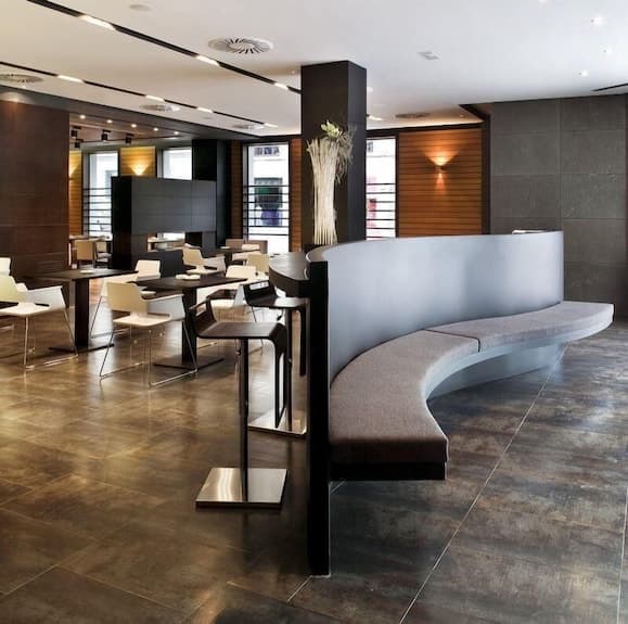 Cafe/Bar