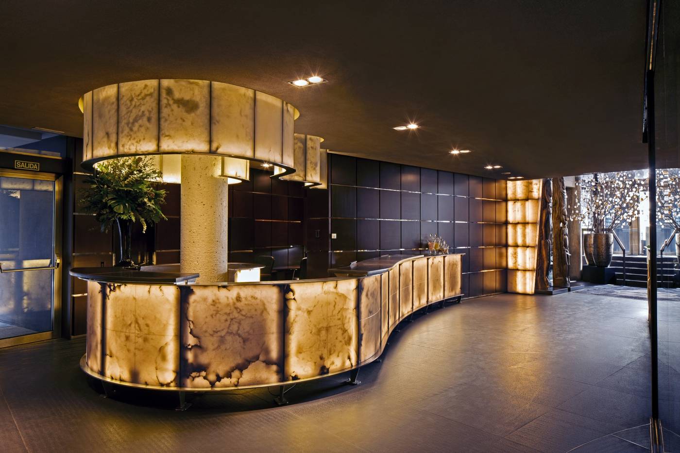 Hotel Urban - image 1