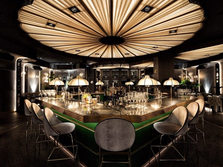 Chic bar at Panthera Madrid, featuring elegant decor for events and gatherings.