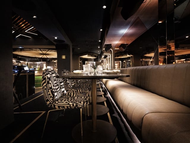 Sophisticated dining space at Panthera Madrid for corporate events and upscale gatherings.