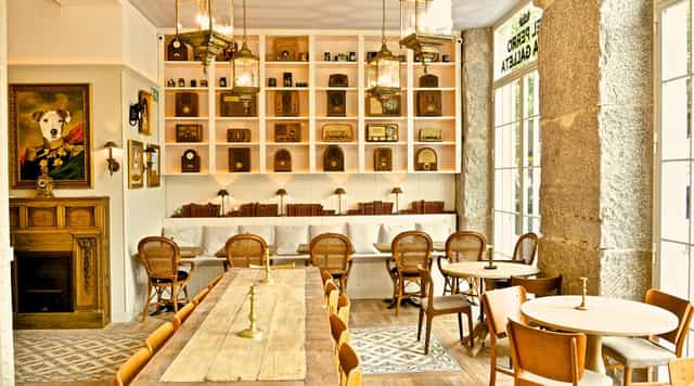 Charming event space with vintage decor for corporate gatherings at El Perro Y La Galleta.