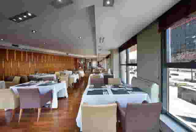 Cafe/Bar