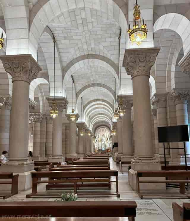 Elegant arches in Cripta, Catedral de la Almudena for ceremonies and gatherings.