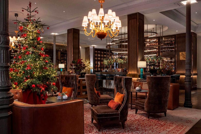 Elegant Christmas tree in Gran Hotel Inglés for upscale holiday events and gatherings.
