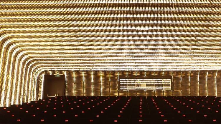 Sala Azcona in Madrid: elegant venue with stunning architectural ceiling for events.
