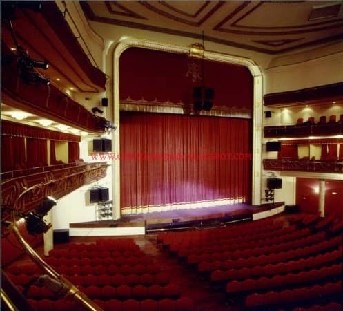 Elegant Sala Lola Membrives auditorium, perfect for conferences and live events.