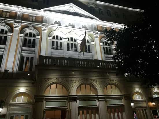 Elegant Sala de la Princesa in Teatro María Guerrero, perfect for upscale galas and receptions.