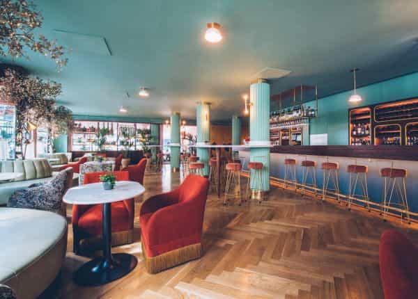 Stylish bar at Hotel Iberostar, ideal for meetings and networking events.