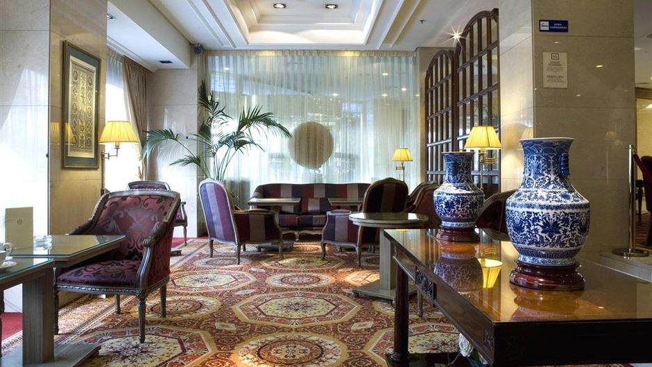 Hotel Emperador - image 1