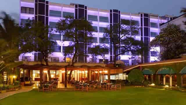 Business center at Kenilworth Hotel with elegant façade for events, weddings, and receptions.