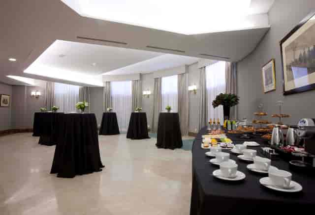 Gran Vía Salon at The Principal Madrid, elegant meeting space for networking events.