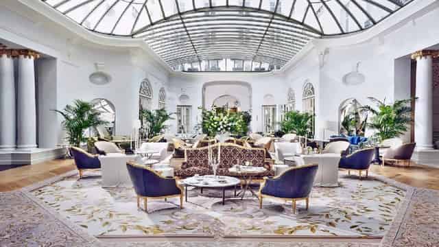 Banquet hall