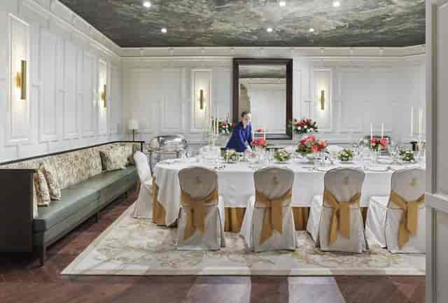 Elegant banquet hall at Mandarin Oriental Ritz, Madrid, perfect for corporate events and dinners.