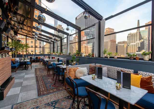 Chic bar