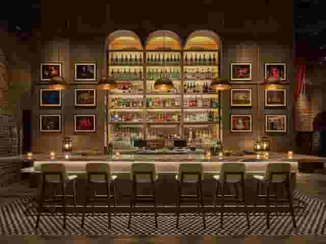 Chic bar