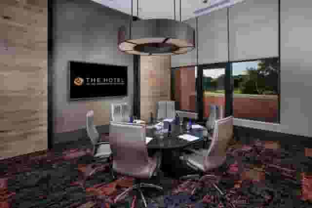 Diamond back Boardroom
