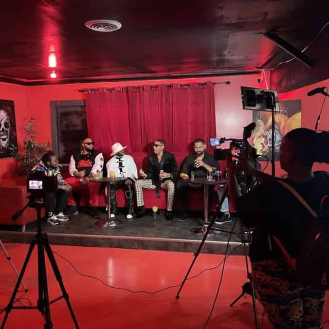 STUDIO R - RedRoom Lounge
